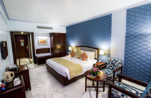 Arumbakkam Hotel | Radha Regent
