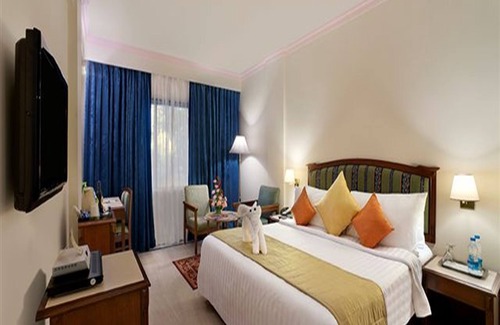 Arumbakkam Hotel | Radha Regent