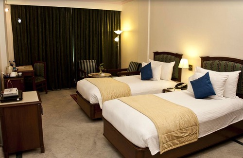 Arumbakkam Hotel | Radha Regent