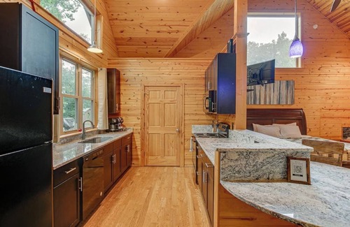 Cleveland Cabin | Radiance-Luxury Private Cabin w Infrared Sauna and 6 ft. 2 Person Jacuzzi Spa