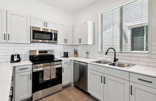 Casa Grande House | Radiance Reverie Home with Pool and BBQ