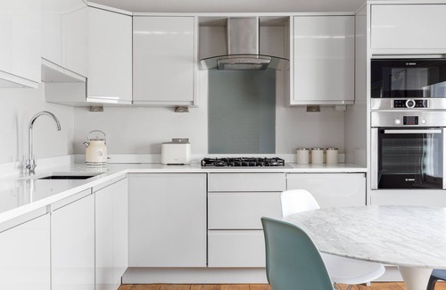 Notting Hill Apartment | Radiant 2 Bed Flat near Portobello