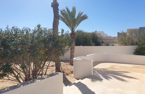 Mezraia House | Radisson Beach