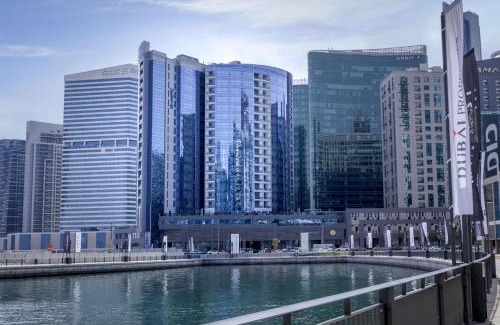 Downtown Dubai Hotel | Radisson Blu Hotel, Dubai Waterfront