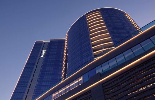 Downtown Dubai Hotel | Radisson Blu Hotel, Dubai Waterfront