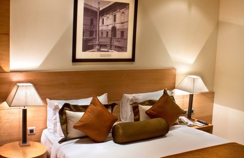 Connaught Place Hotel | Radisson Blu Marina Hotel Connaught Place