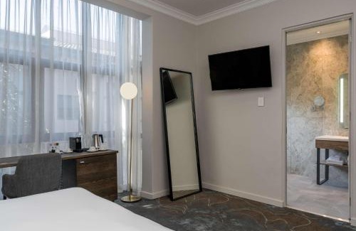 Kempton Park Hotel | Radisson Hotel and Convention Centre OR Tambo Airport