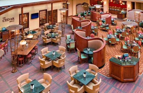 Cedar Rapids Hotel | Radisson Hotel Cedar Rapids