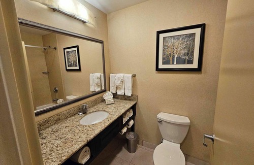 West Freehold Hotel | Radisson Hotel Freehold
