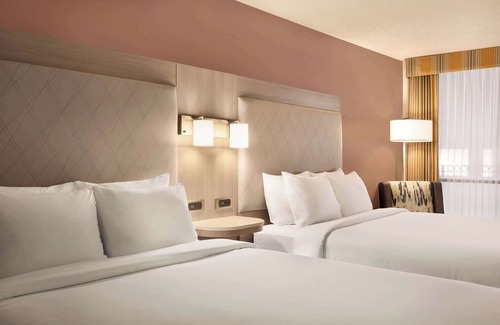 Lenexa Hotel | Radisson Hotel Lenexa Overland Park
