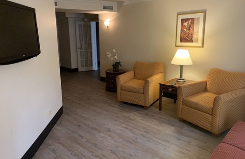 Lenexa Hotel | Radisson Hotel Lenexa Overland Park