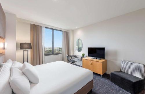 Melbourne Central Business District Hotel | Radisson On Flagstaff Gardens Melbourne