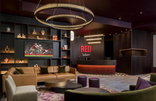 St. Margarets and North Twickenham Hotel | Radisson RED London Twickenham