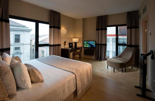 Golden Triangle of Art Hotel | Radisson RED Madrid
