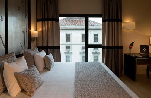 Golden Triangle of Art Hotel | Radisson RED Madrid