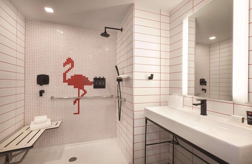 Seybold Hotel | Radisson RED Miami Airport