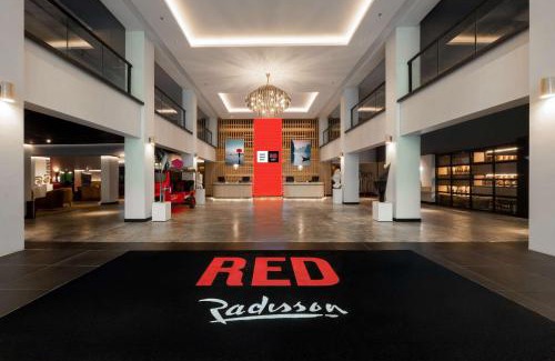 Patong Hotel | Radisson RED Phuket Patong Beach
