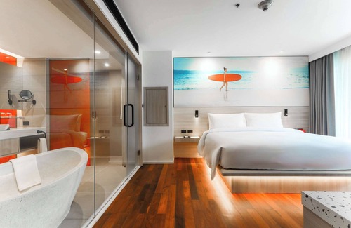 Patong Hotel | Radisson RED Phuket Patong Beach