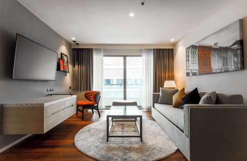 Patong Hotel | Radisson RED Phuket Patong Beach