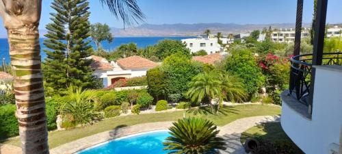 Neo Chorio Villa | Rafaella villa in Latchi with private garden