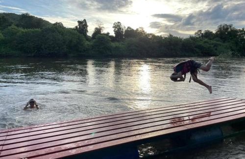 Ban Kao Boat Rental | Raft House Bansuan Maenam
