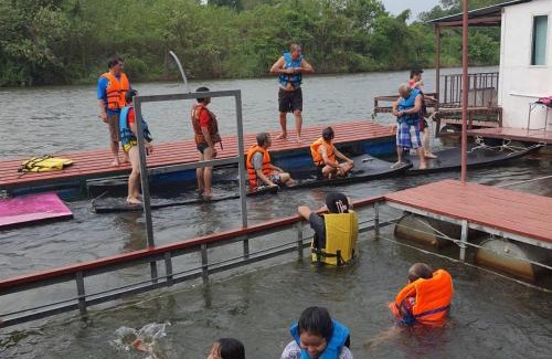 Ban Kao Boat Rental | Raft House Bansuan Maenam
