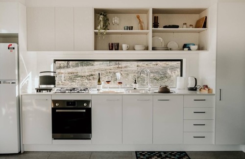 Raglan House | RAGLAN Retreat Victoria - Peaceful Mountainside Views