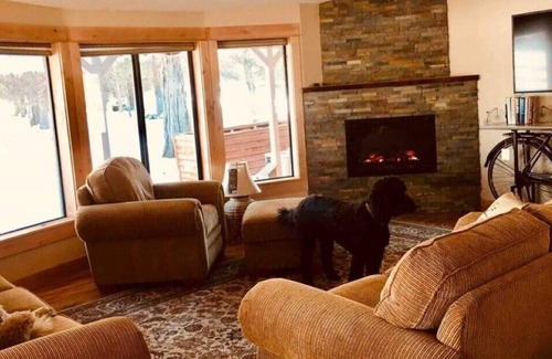 Sisters Cottage | Rags to Rescues animal sanctuary