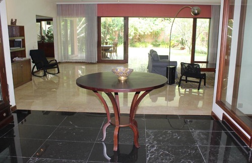 Jakarta Villa | Ragunan Creative Villas