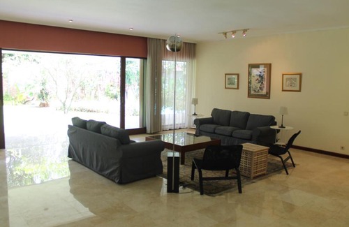 Jakarta Villa | Ragunan Creative Villas