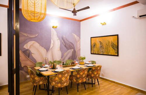 Faridabad House | Raha Farms by Elivaas