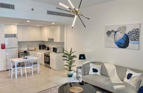 Umm Suqeim 3 Apartment | Rahaal-1 Luxury 1 Bedroom, Madinat Jumeirah, Downtown Views