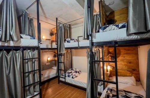 Agra Hostel | Rahgir Tales Hostel "Taj View"