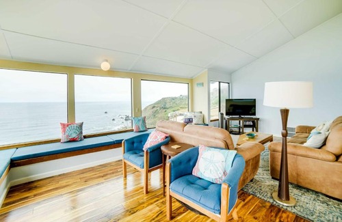 Manchester House | Rahus Ocean Refuge with Manchester Coast Views!