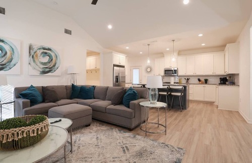 Lubbock House | Raider Manor 7 Min to Tech & Med