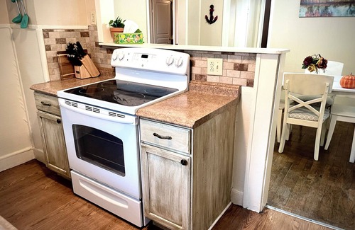 Heart of Lubbock House | Raider Retreat- Cozy 2-Bed 1-Bath House Near TTU and Downtown LBK, Pet Friendly