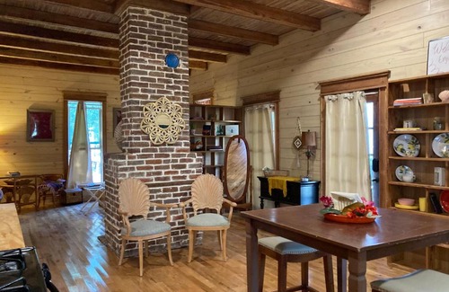 Wellborn House | Railroad Inn & Farm