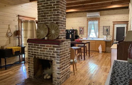 Wellborn House | Railroad Inn & Farm