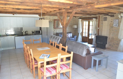 Piegut-Pluviers House | Railway Cottage - character cottage, walking distance to restaurant/bakery