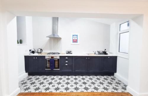 Splott Apartment | Railway Street by Switchback Stays