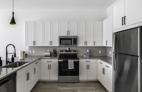 Denton Apartment | Railyard 1BD 17 - One Bedroom Apartment, Sleeps 2