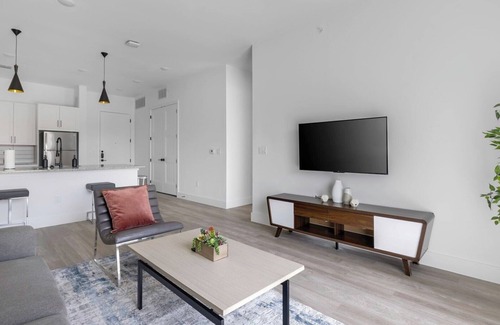 Denton Apartment | Railyard 1BD 17 - One Bedroom Apartment, Sleeps 2