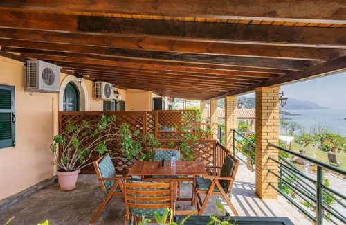 Sinarades Apartment | Rainbow apartment B, Pelekas beach, 40 meters from the sea