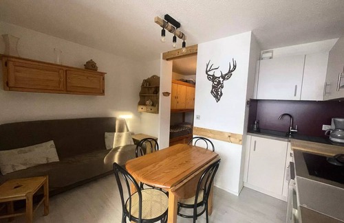Mont-de-Lans Apartment | Rainbow C Residence - T2 coquet facing the mountain and with open views of the "Vallee Blanche"