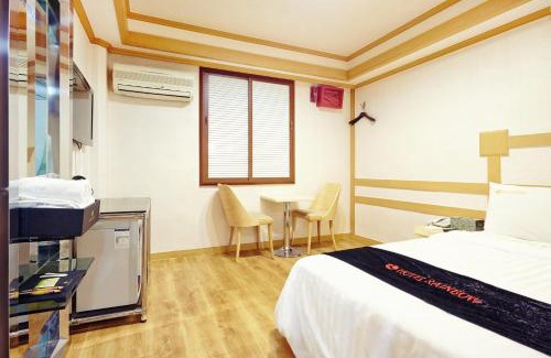 Namyeong-dong Hotel | Rainbow Hotel Yongsan