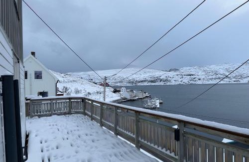 Hammerfest House | Rainbow house Akkarfjord Sørøya