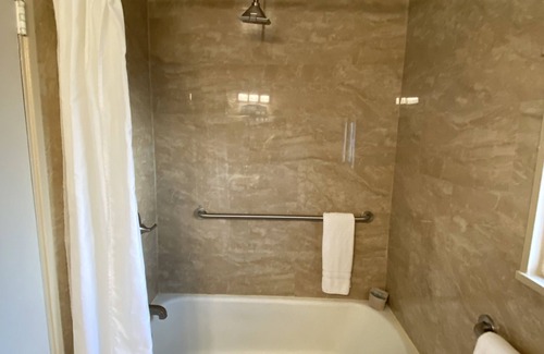 Carrizozo Hotel | Rainbow Inn & Cottages