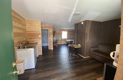 South Fork Hotel | Rainbow Lodge