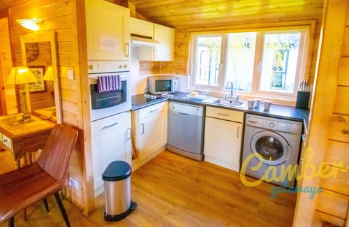 Romney Marsh House | Rainbow Petty Lodge - Modern Pine lodge - Stay in the gorgeous Kent countryside