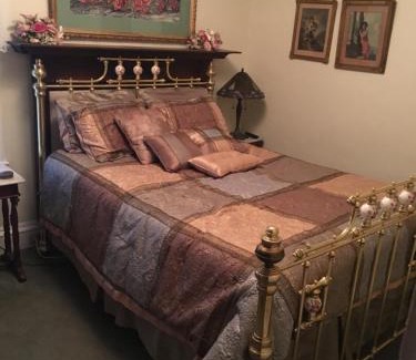 Herkimer Bed & Breakfast | Raindrops On Roses Bed & Breakfast